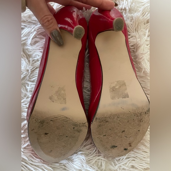 Red Patent pumps by Delicious size 8 - Picture 4 of 7
